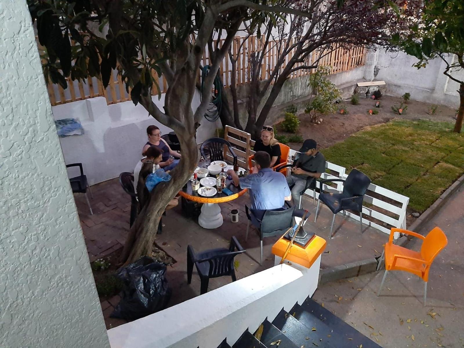 Zebra Crossing Backpacker Hostel Cape Town Exterior photo