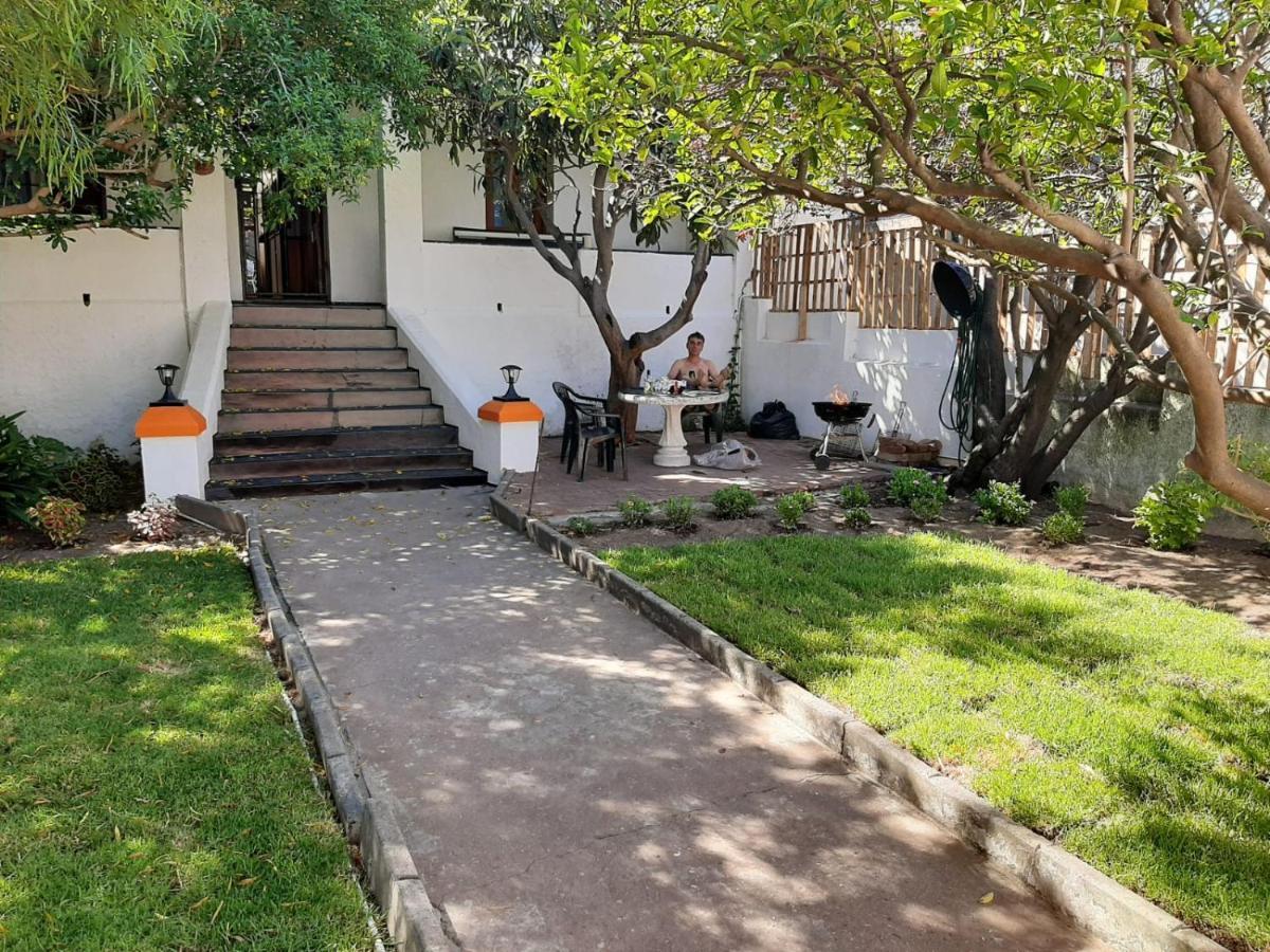 Zebra Crossing Backpacker Hostel Cape Town Exterior photo