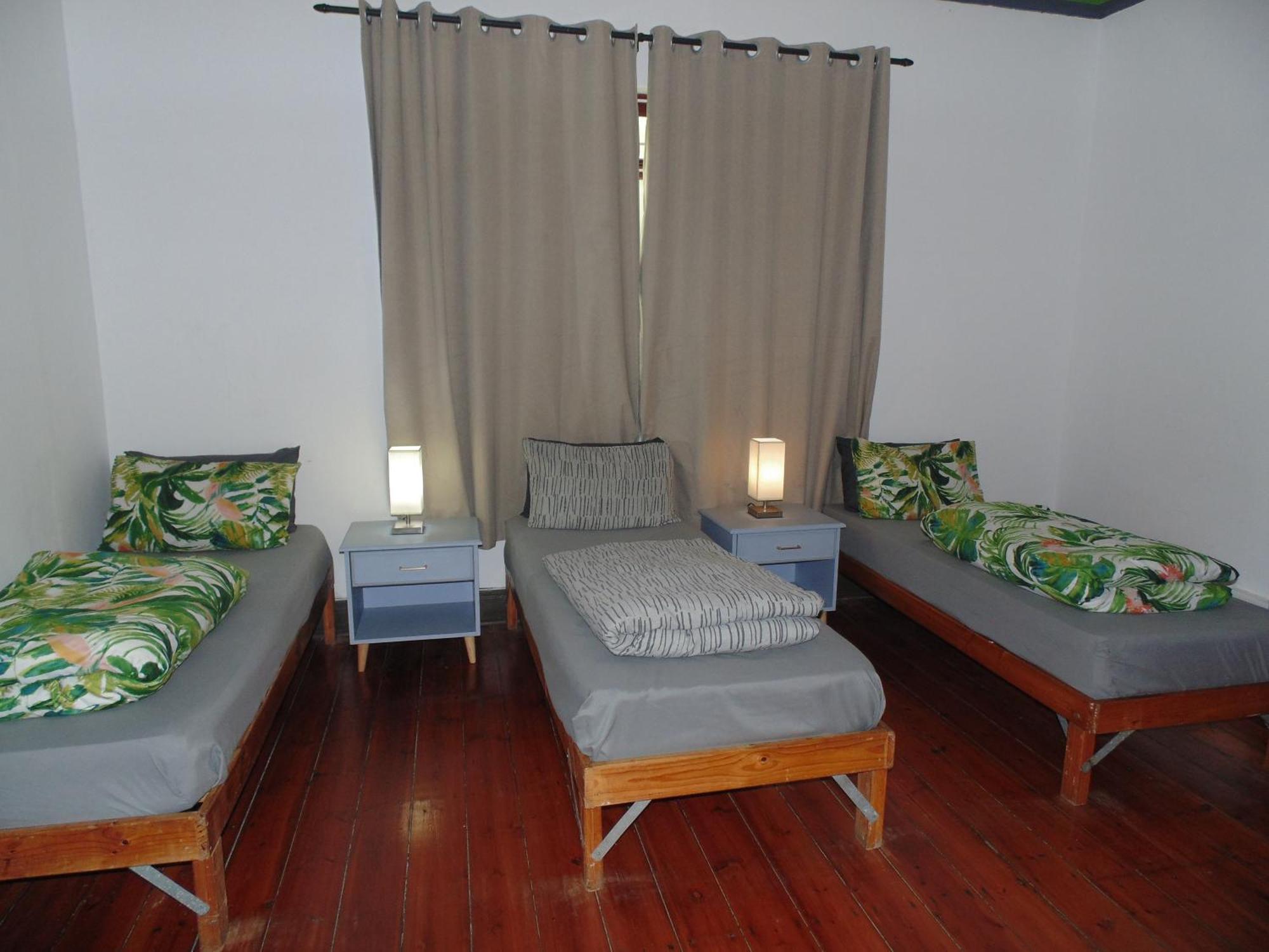 Zebra Crossing Backpacker Hostel Cape Town Exterior photo