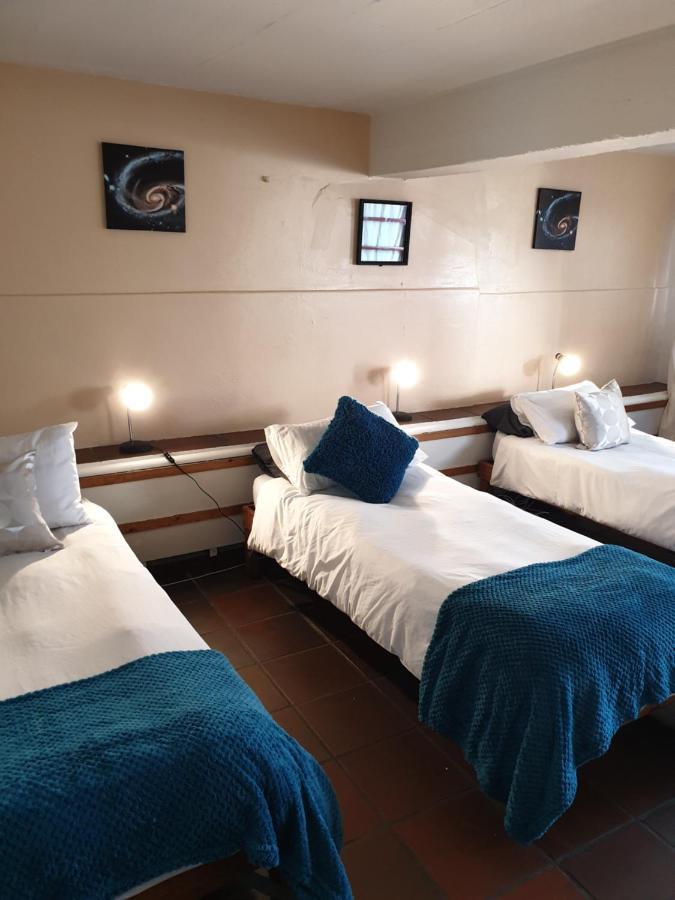 Zebra Crossing Backpacker Hostel Cape Town Exterior photo